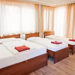 Kaiser 3*