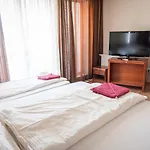 Kaiser 3*