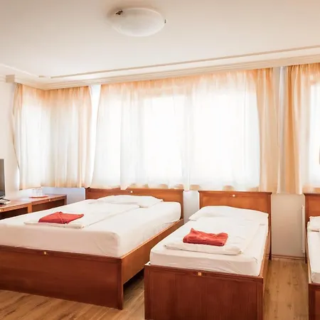 Kaiser 3*