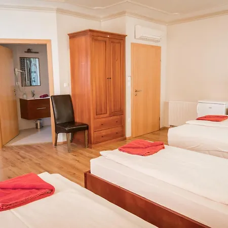 Kaiser Bed & Breakfast 3*